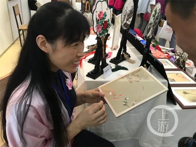 刺绣、剪纸、漆器……来看“巴渝巧姐”非遗手工作品展